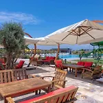 Hotel Palmora Lara
